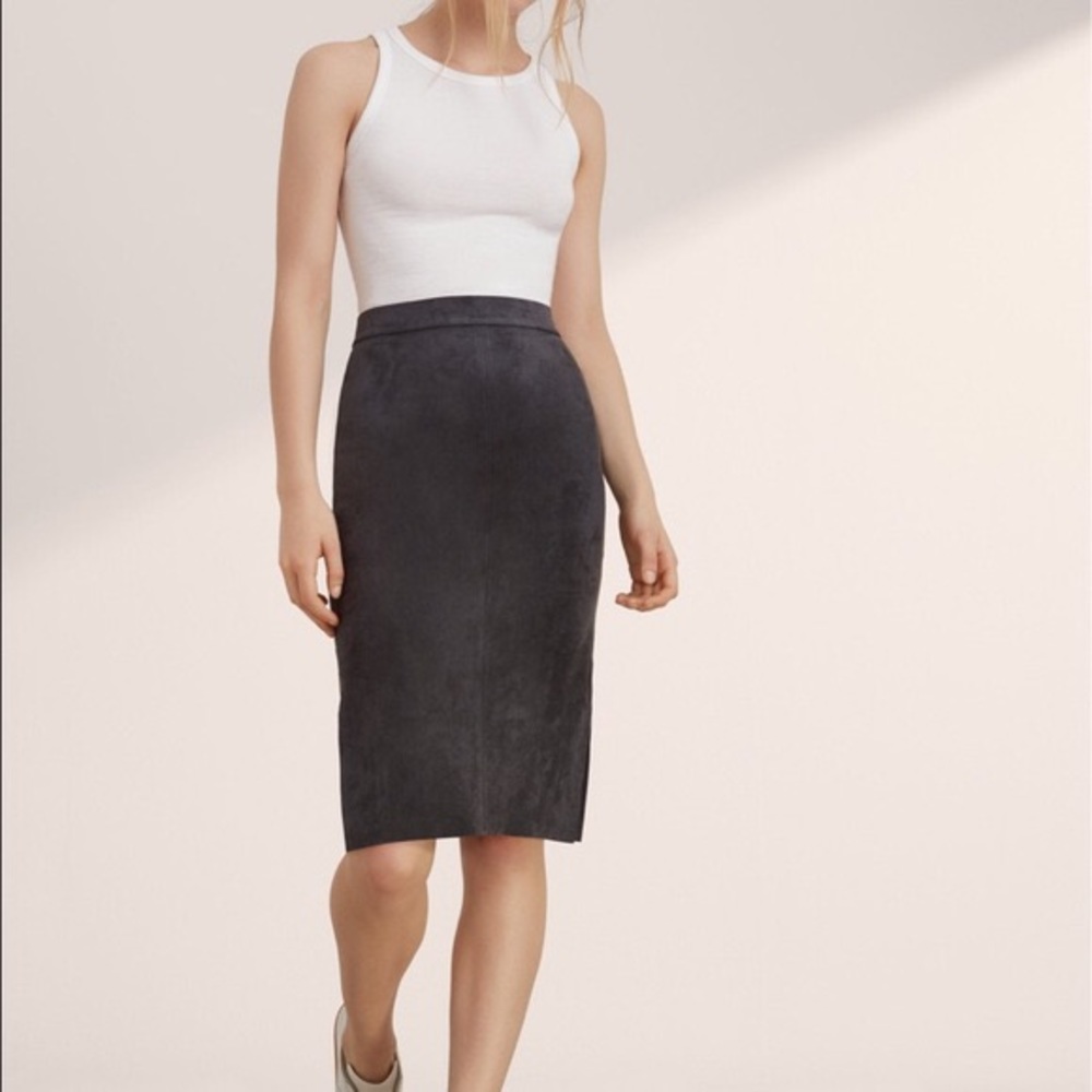 NWOT Aritzia Wilfred Free Lis Vegan Suede Skirt